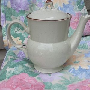 Hearthside casual elegance tea pot